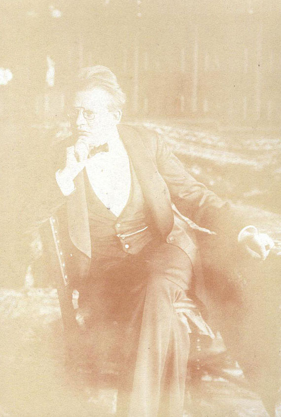 Max Reger - Porträtfotografie m. eigh. Widmung. 1906.