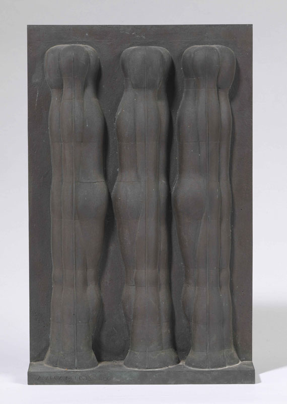 Joannis Avramidis - Drei Figuren Relief - Rückseite