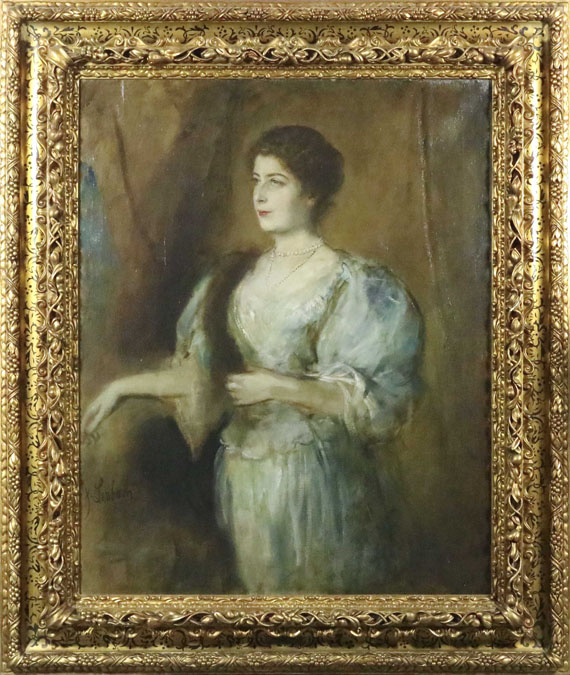 Franz von Lenbach - Porträt einer Dame mit Perlenkette und Pelzstola - Rahmenbild
