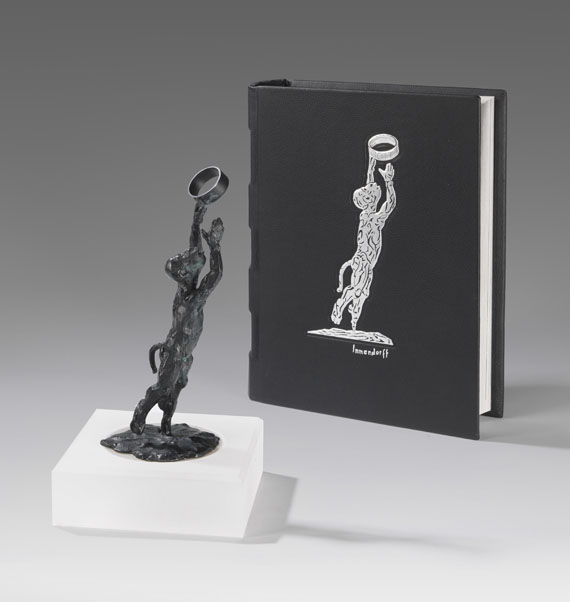 Jörg Immendorff - Immendorff-Bibel mit Skulptur "Affe mit Ring"