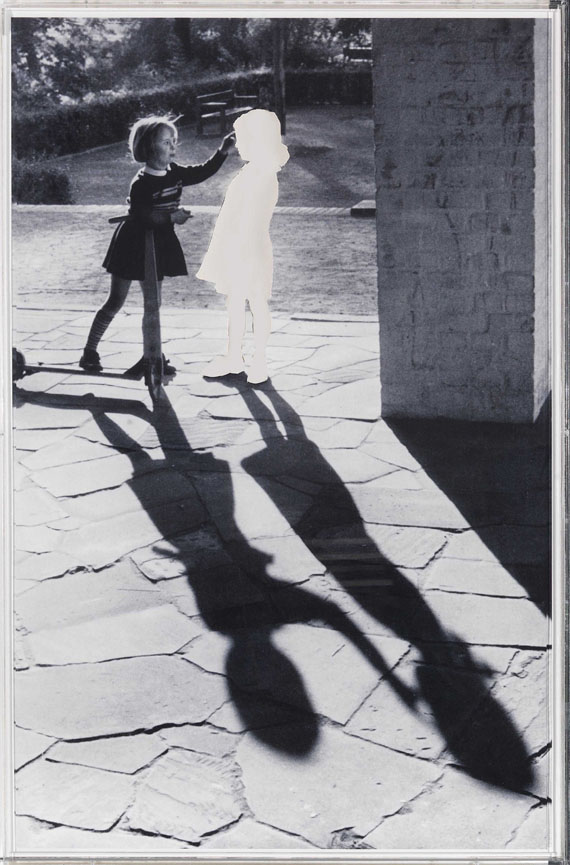 Hans-Peter Feldmann - Zwei Mädchen mit Schatten - Rahmenbild