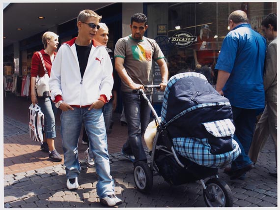 Thomas Struth - Obdachlose fotografieren Passanten - Weitere Abbildung