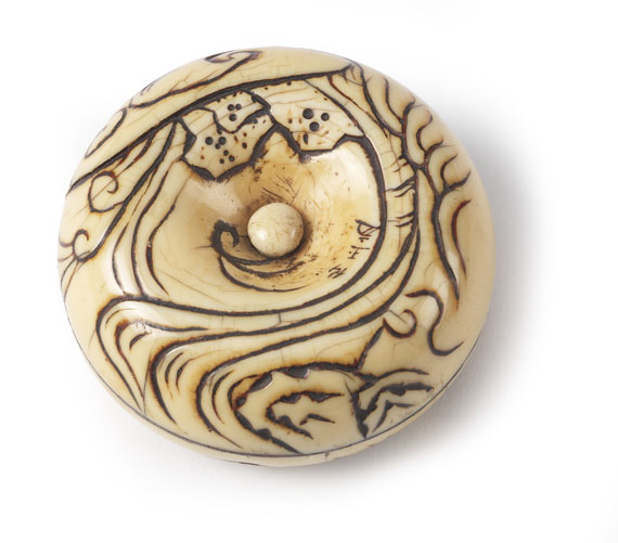  Japan - Manju-Netsuke mit Drachengravur