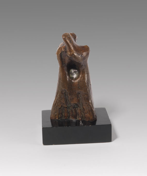 Henry Moore - Mother with Child on Back - Weitere Abbildung