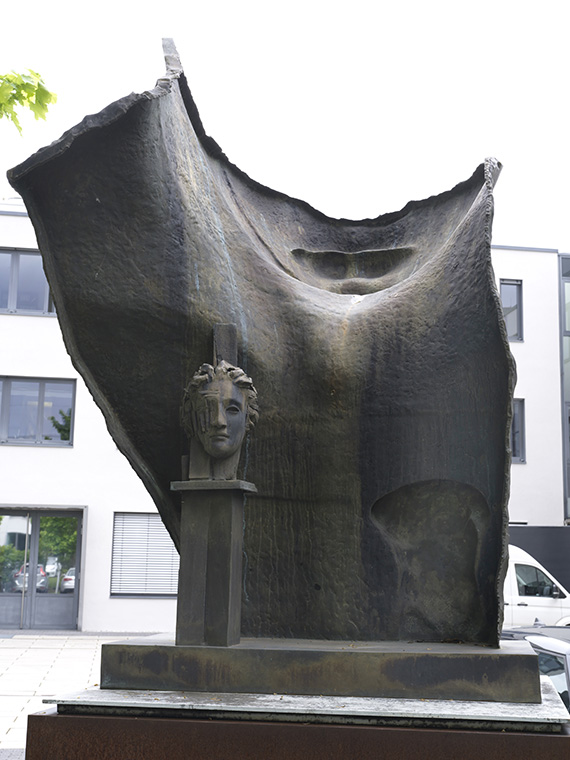 Igor Mitoraj - Porta Italica - Rückseite