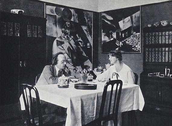 Abbildung zu:  Herwarth und Nell Walden in ihrer Berliner Wohnung, 1916.