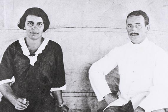 Abbildung zu: Lotte und Hermann Max Pechstein auf ihrer Palau Reise, 1914. © Pechstein 2025 Hamburg / Berlin / VG Bild-Kunst, Bonn 2025