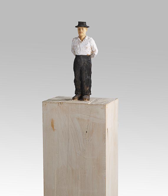 Stephan Balkenhol - Mann mit weißem Hemd und Hut - Weitere Abbildung