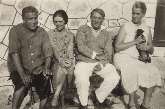 Abbildung zu: Francis Picabia, Olga Kokoschka, Pablo Picasso und Germaine Everling, um 1927, Foto: unbekannt. © Archives Comité Picabia